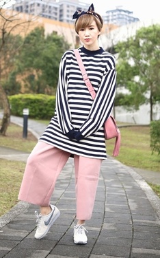 粉色兔子