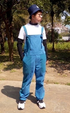 人生第一件吊帶褲