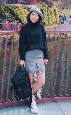 由灰到黑