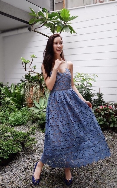 蕾絲細肩帶洋裝