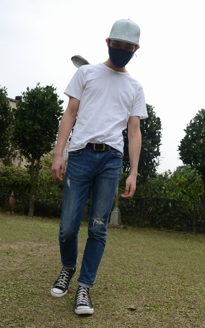 白T+牛仔 夏天來臨