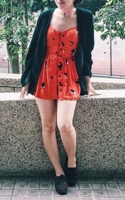 綠絨布和服外套對春天之必要