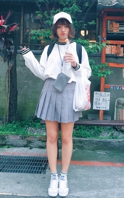 手上拿一堆滷味卻只能喝水的減肥中胖妹穿搭