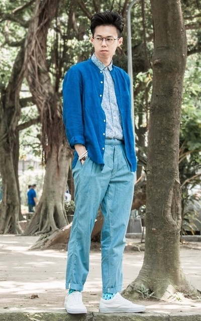又是藍藍的
