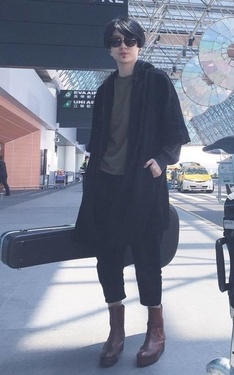 唱作人機場Look