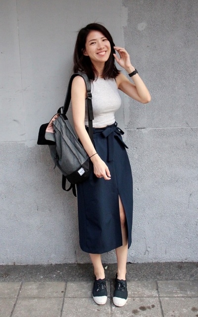 簡單舒服就好的前開衩綁帶裙