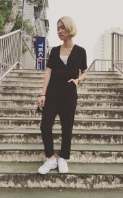 早上在十元商店買了縫紉包在公園拯救過大的連身褲