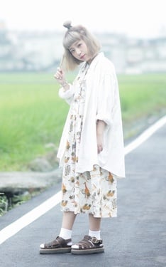 白