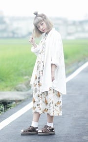白