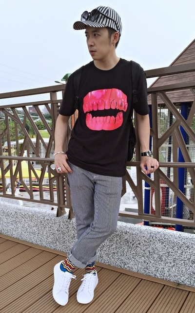 夏天就是暈到連POSE都沒力氣想