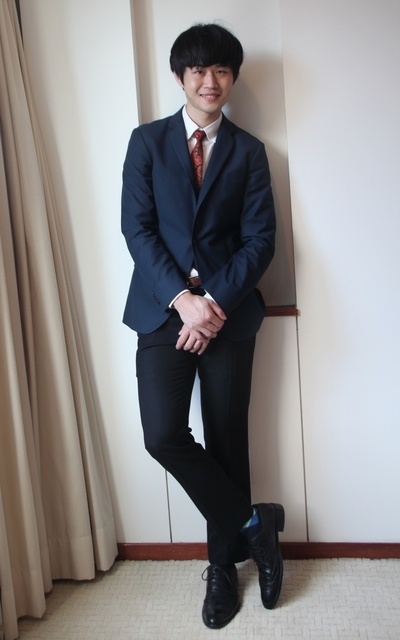 改邪歸正穿起正常服裝