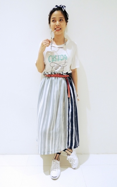 夏日海洋條紋女子