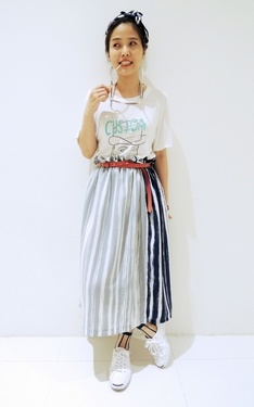 夏日海洋條紋女子