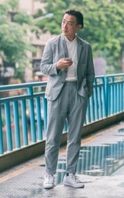 相信我我才 27 歲