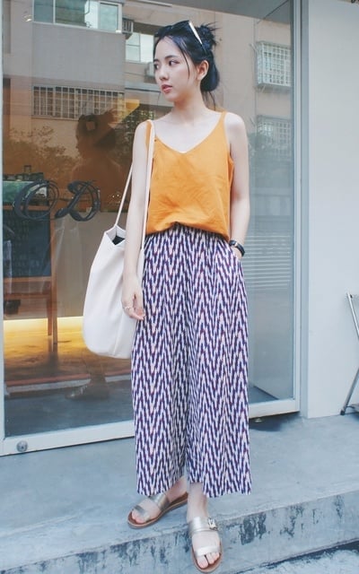 BRIGHT ORANGE