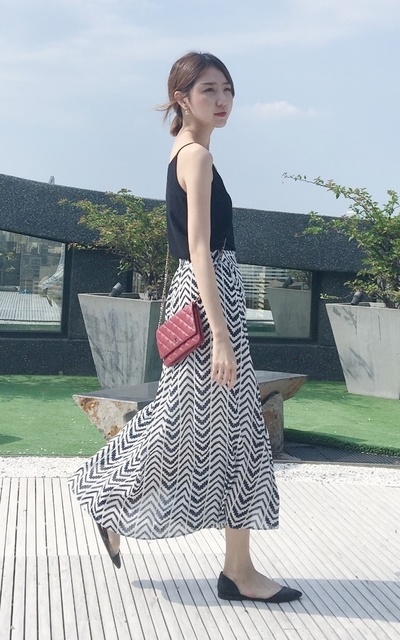 Floating skirt