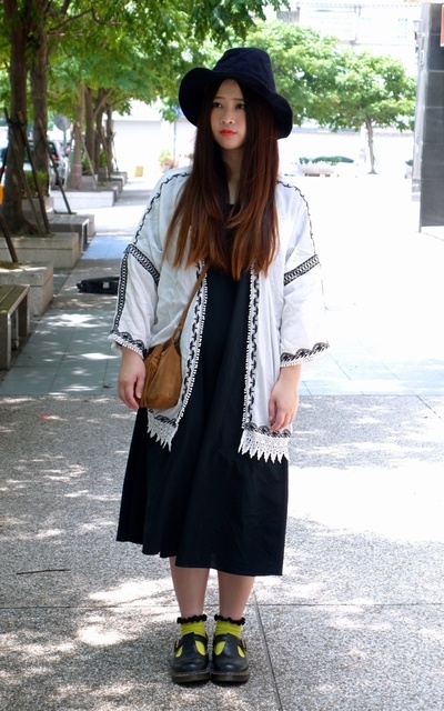 衣服沒拉好