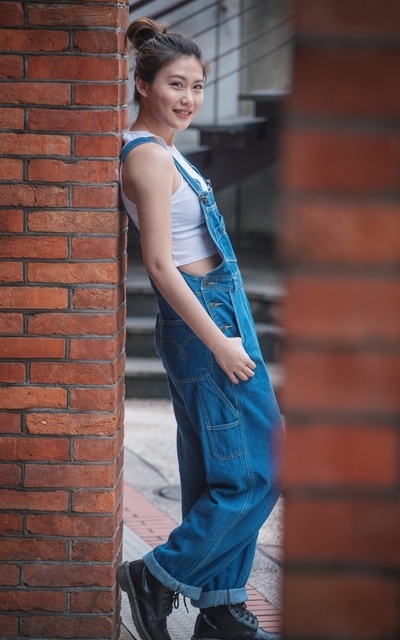 追趕跑跳碰的小男孩