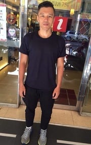來一張素T吧