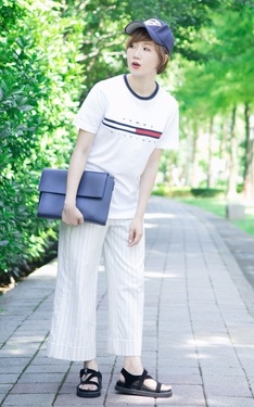 TOMMY TEE
