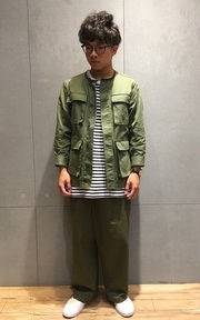 軍綠寬鬆穿搭