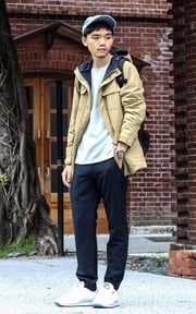 Uniqlo 束口褲  舒適休閒新體驗