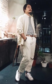 白色