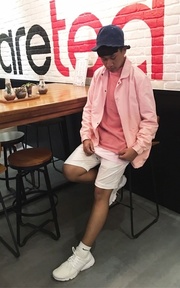 夜晚走在路上焦點都在你身上!