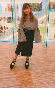黑白配襯。小女人