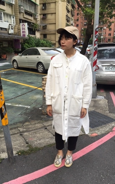 唉呀，口袋放太多東西了