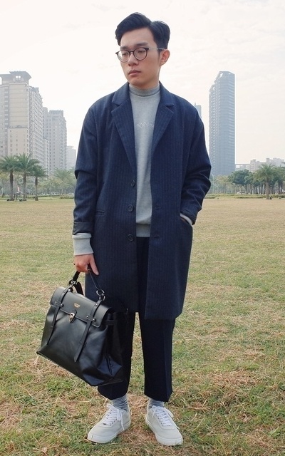 長了一顆敬騰痘
