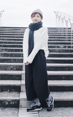 天灰又冷