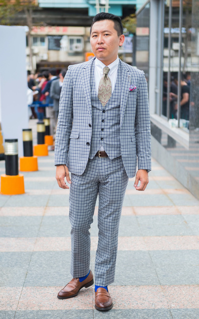 2017-0311SUIT WALK