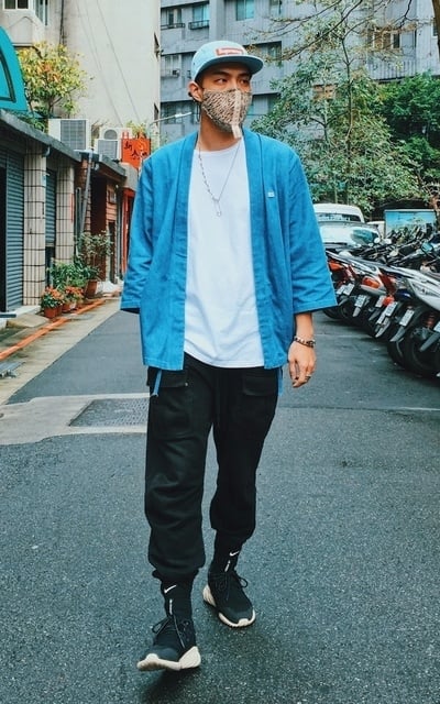 黑白藍
