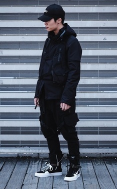 2017 / 04 / 03