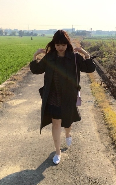 田園裡的little girl