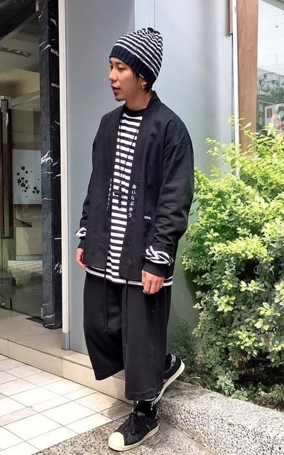 黑 X 條紋