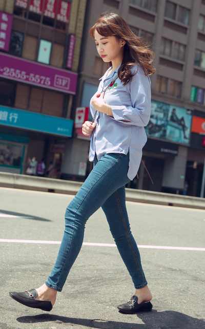 大馬路上亂走