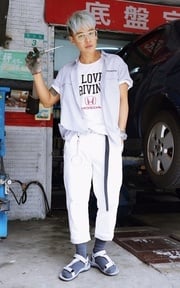 哥平常也兼差