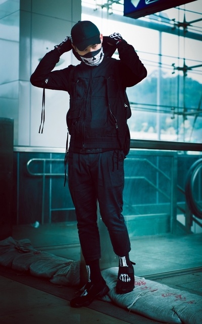 適合CYBERPUNK、帽子、外套、下半身、ANTI SOCIAL SOCIAL CLUB、REVOLVE、好豪的穿搭