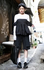 Black x W