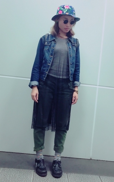 打網下水到漁家，補條大魚笑哈哈