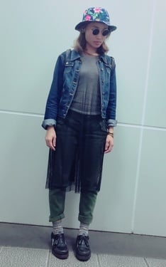 打網下水到漁家，補條大魚笑哈哈