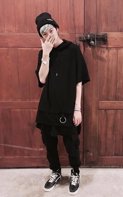 下擺拉環帽TEE