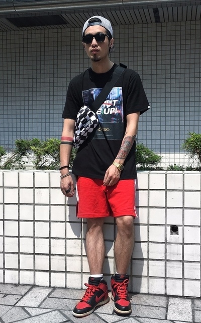 小紅短褲