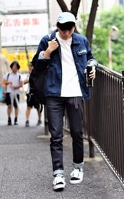 NO 6.一位趕著上課的同學!