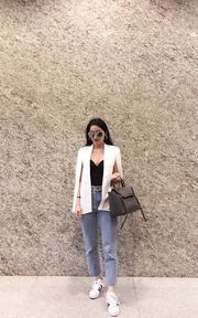 crop top outfits with high-waisted jeans