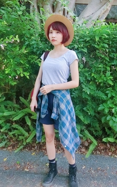 想穿襯衫又怕熱就用綁的吧