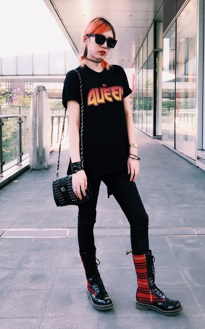。your QUEEN。