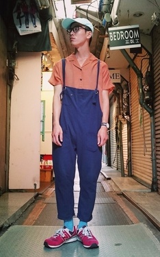 二手靛藍吊帶褲